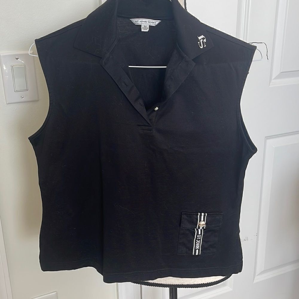 Adorable St John Sport black sporty top